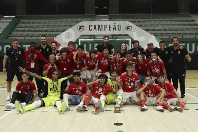 «Бенфіка» (U-17) - чемпіон Португалії серед юнаків до 17 років сезону 2021/2022 р. р. 