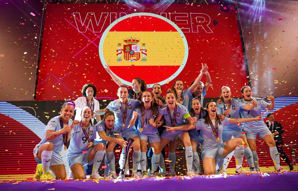 Збірна Іспанії - дворазовий чемпіон Європи серед жіночих команд. 