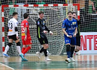 Воротарський пенальті Дяченка, голи Шевченка і Савенка. Рейтинг українських воротарів-голеадорів