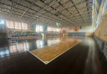 «Авалон» оновив паркет у домашньому залі