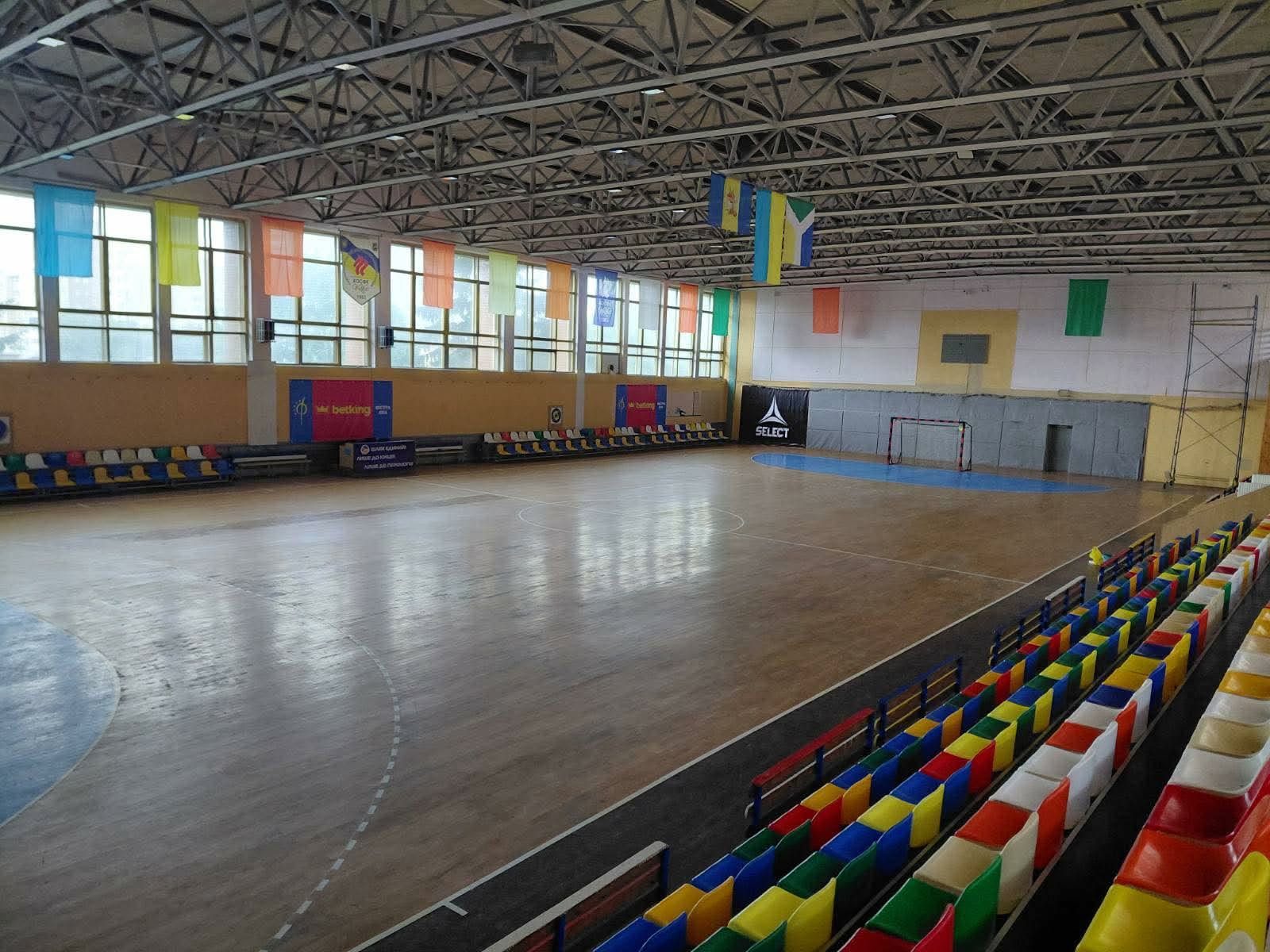 Паркет у спорткомплексі БВУФК. Було. 