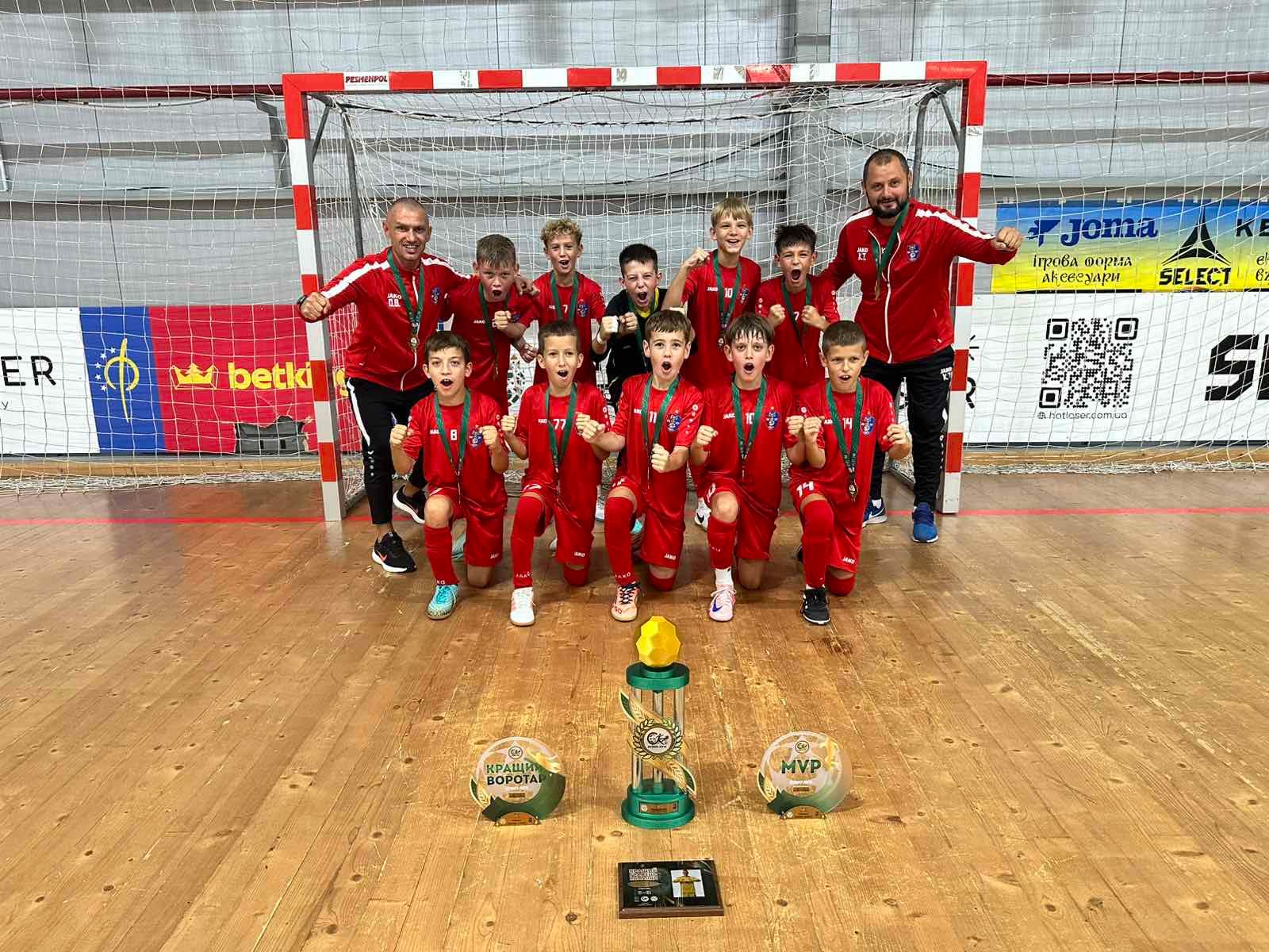 «Фаворит» (Подільськ) – володар Кубка України (U-12). 