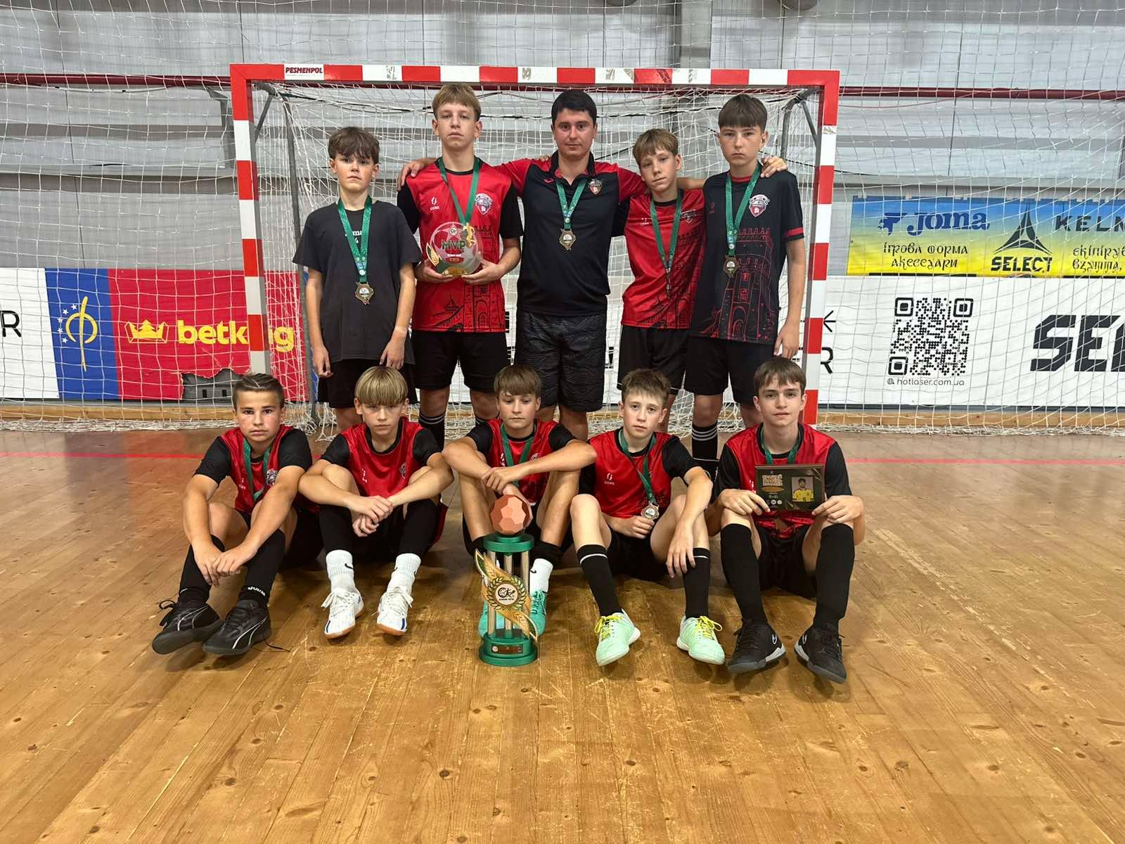 «Любарт» (Луцьк) – бронзовий призер Кубка ліги (U-14). 